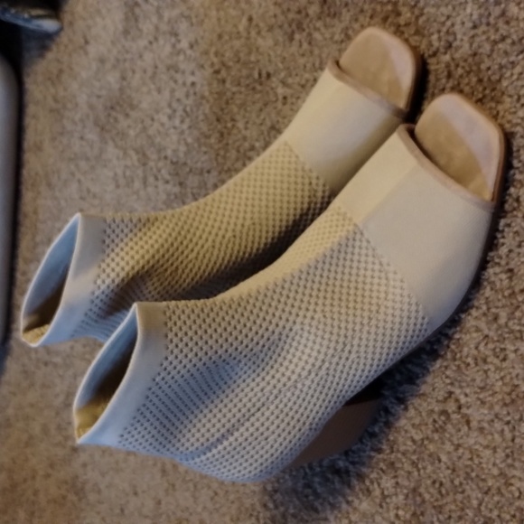 NWOT LADIES TAN SHOE BOOTS SIZE 9 ZAYNSIA - Picture 1 of 5